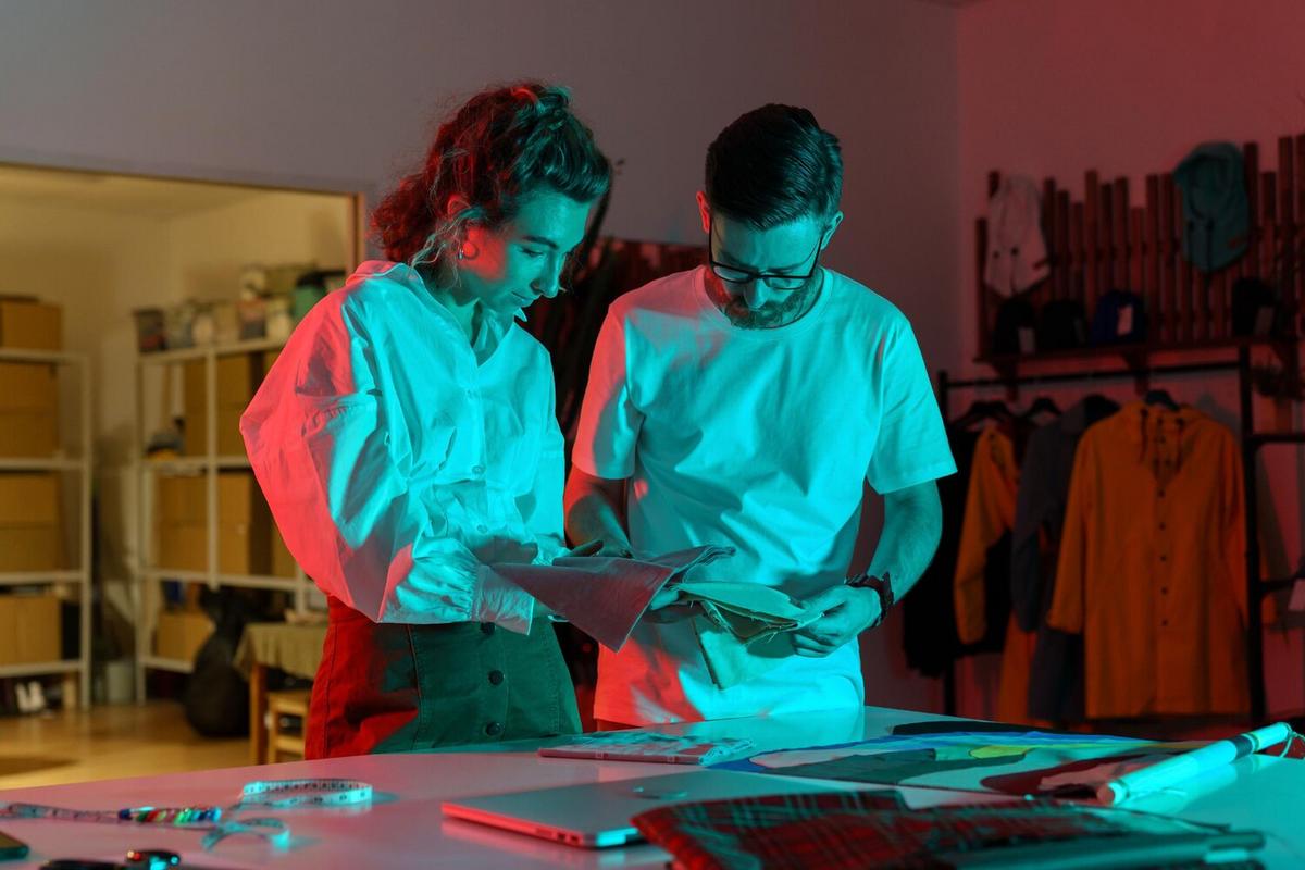 How Technology is Redefining the Customer Experience in Fashion Retail